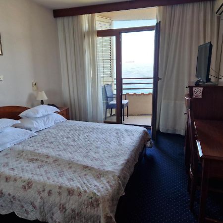 Hotel Miramare ニヴィーチェ エクステリア 写真