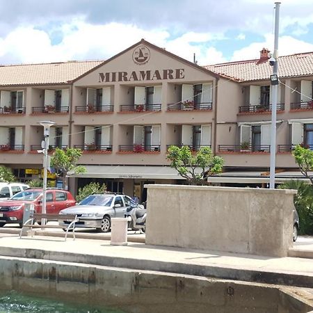 Hotel Miramare ニヴィーチェ エクステリア 写真