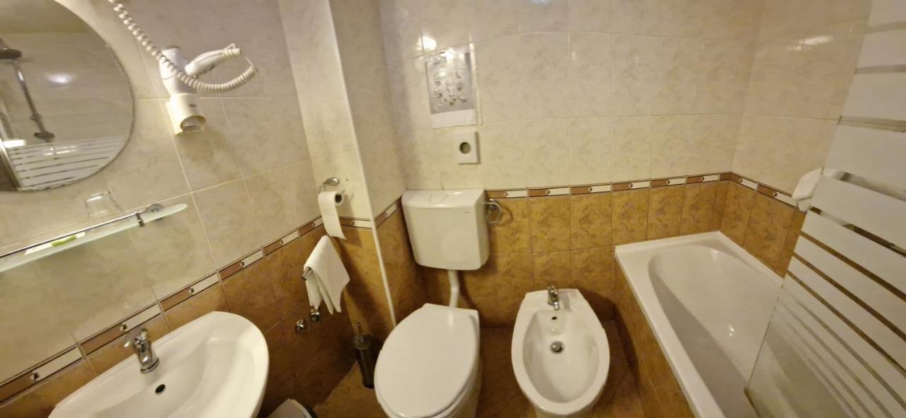 Hotel Miramare ニヴィーチェ エクステリア 写真