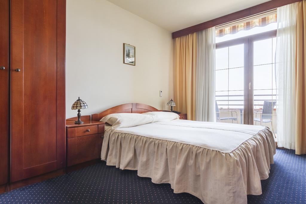 Hotel Miramare ニヴィーチェ エクステリア 写真