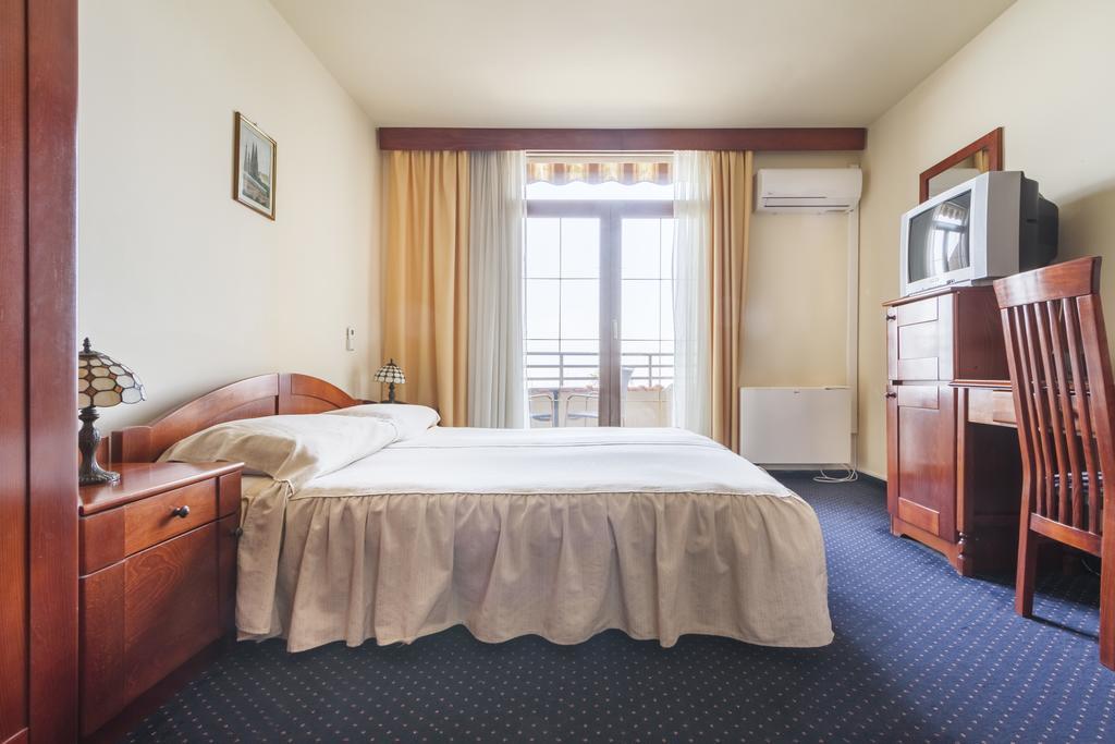 Hotel Miramare ニヴィーチェ エクステリア 写真